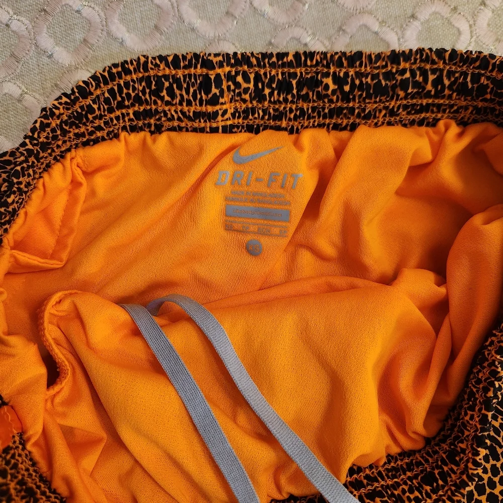 Nike Women's Tempo Dri-FIT Mid Rise Running Shorts Orange Animal Print, Size XS - Picture 5 of 12
